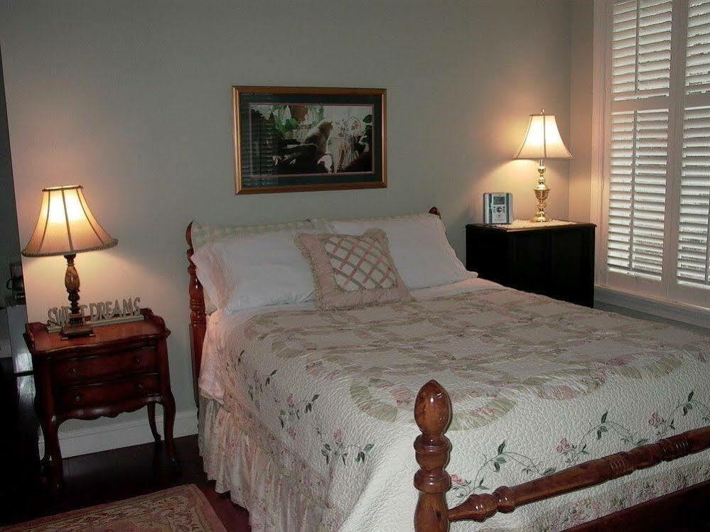 ווית'וויל Trinkle Mansion Bed & Breakfast מראה חיצוני תמונה