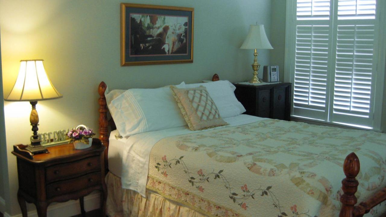 ווית'וויל Trinkle Mansion Bed & Breakfast מראה חיצוני תמונה